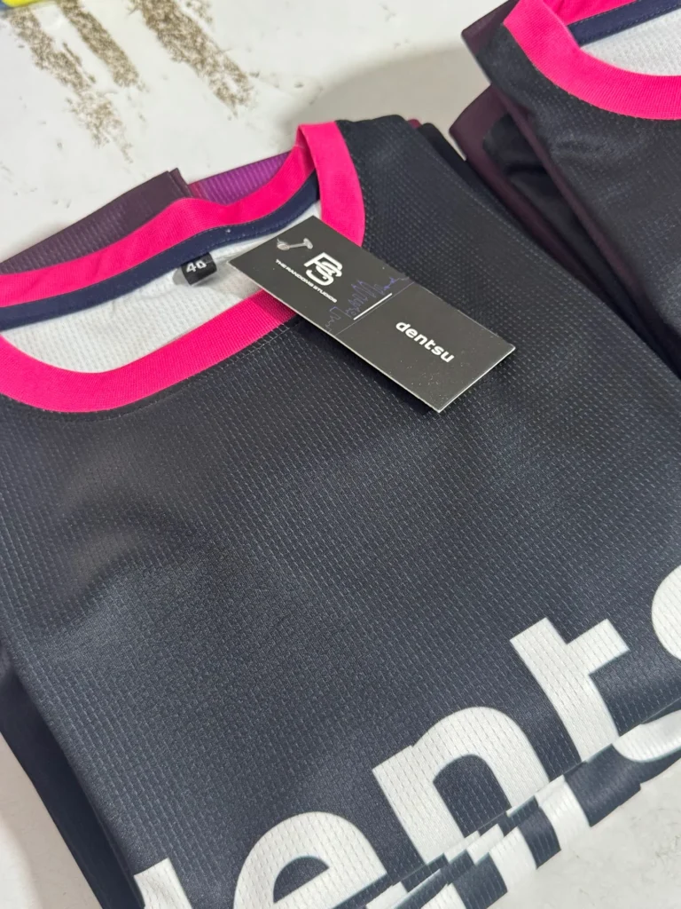 Dentsu round-neck t-shirts with printed logo